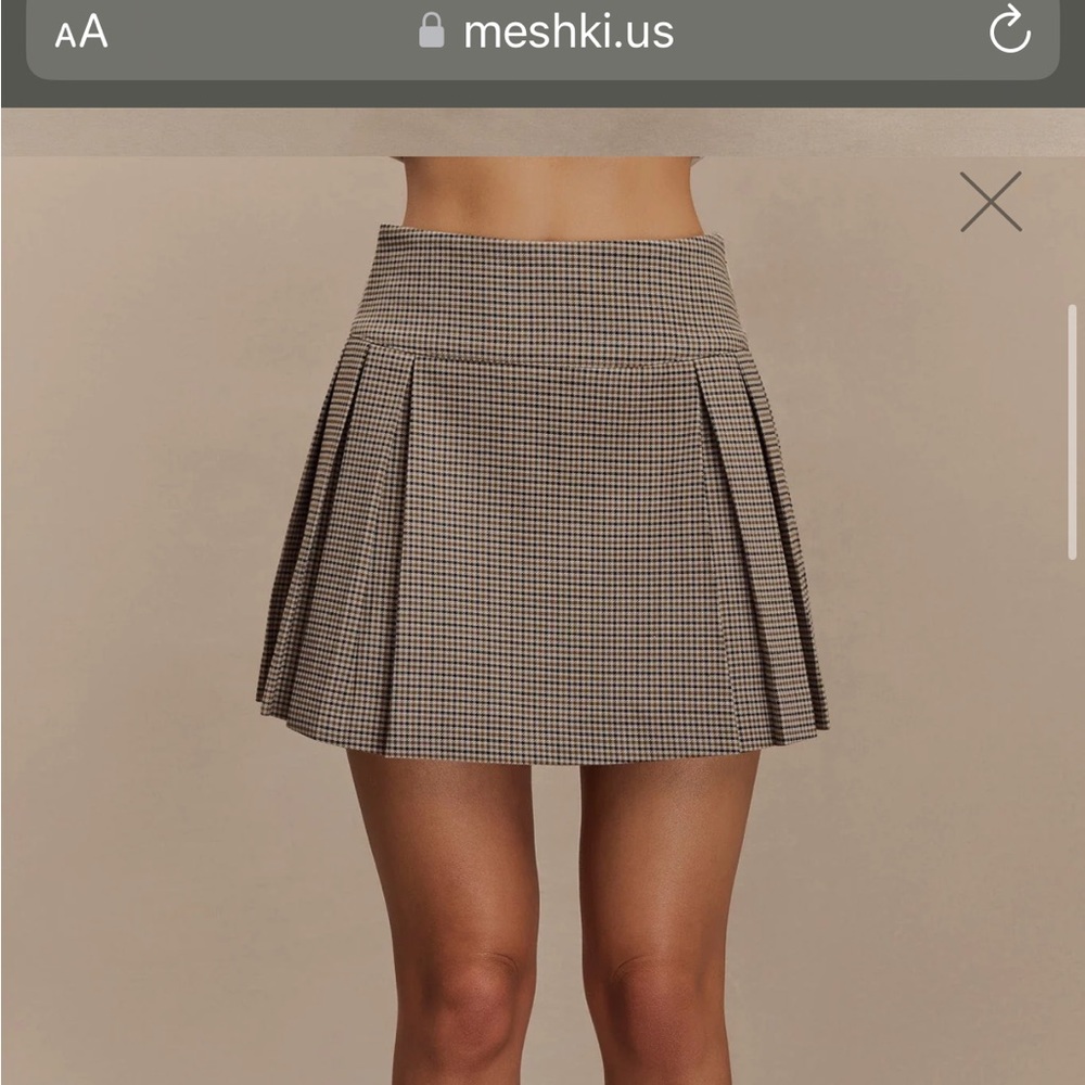 MESHKI Angie Pleated Buckle Mini Skirt - Tan Check 

Regular price$109